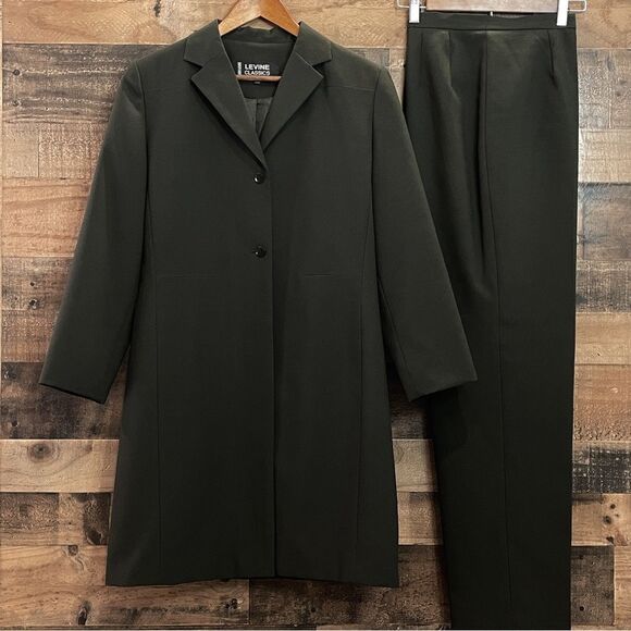 Larry Levine Classics Pant Suit Set With Long Blazer and Pleat Pants Size 10 - Picture 6 of 12